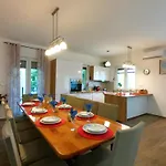 Vila Jozi 5 Stars Gabonjin