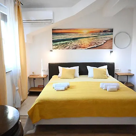 Jozi With Pool فيلة