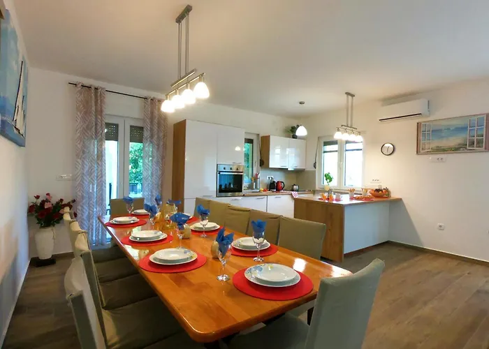 וילה Jozi With Pool Gabonjin