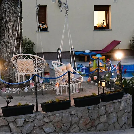 Jozi With Pool Gabonjin