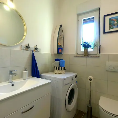 Villa Jozi With Pool Gabonjin