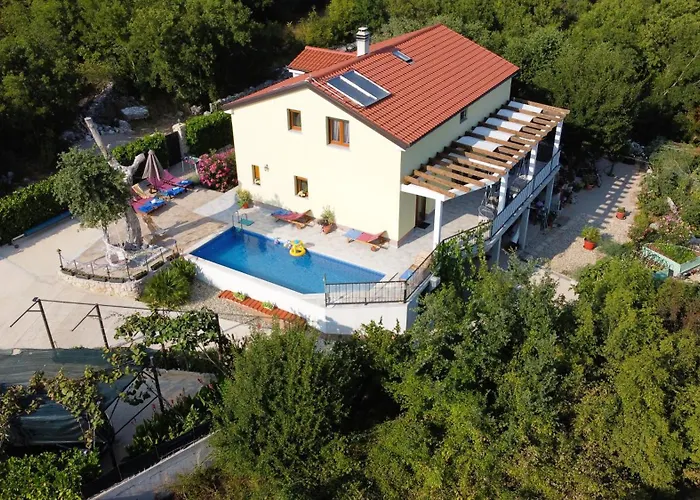 Villa Jozi With Pool