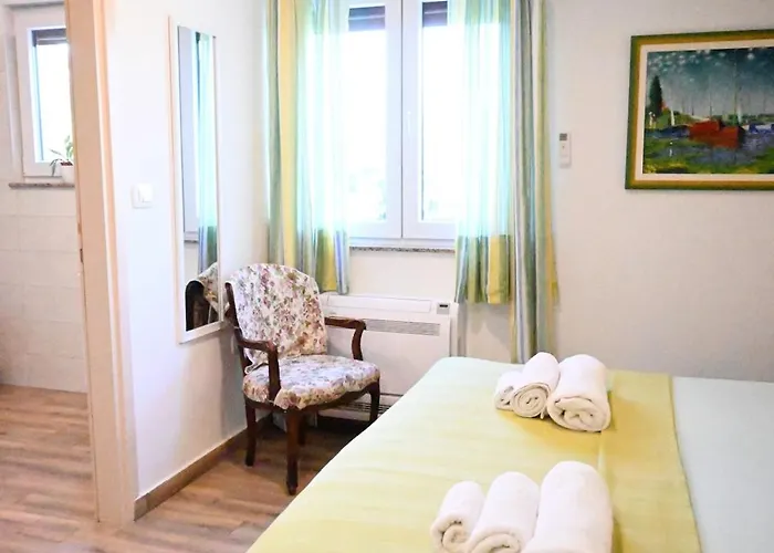 Jozi With Pool Villa