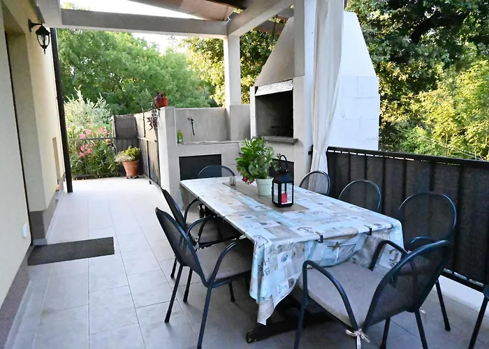 Jozi With Pool Villa