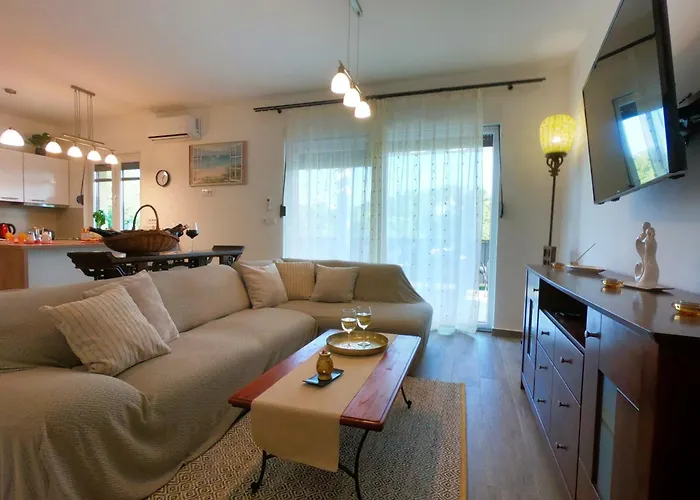 Villa Jozi With Pool