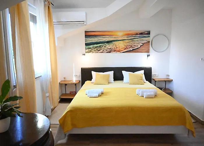 Jozi With Pool Villa